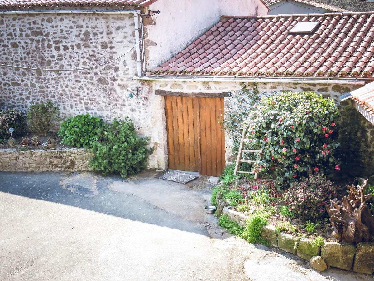 Domaine Des Fees Apartment La Gaubretiere Bagian luar foto