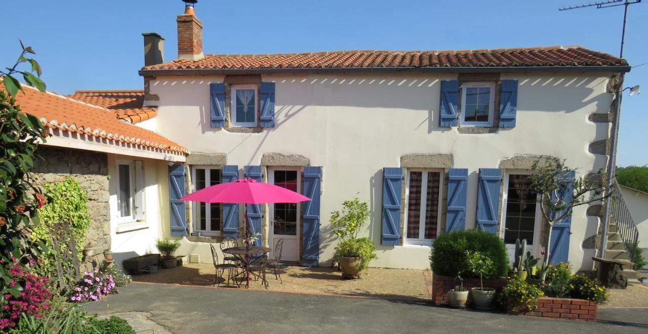 Domaine Des Fees Apartment La Gaubretiere Bagian luar foto